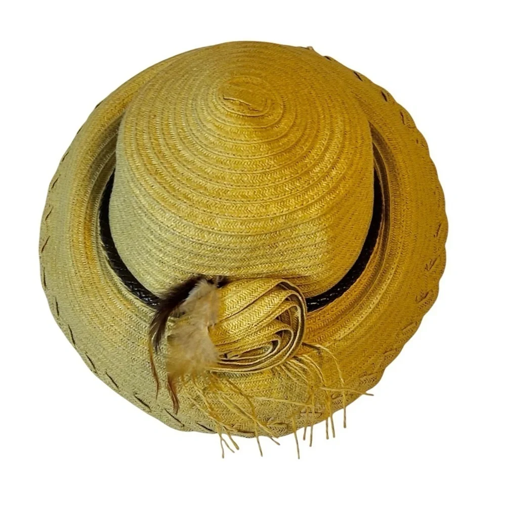 The Hatter Company Tan Straw Kettle brim Cloche Hat. NWT